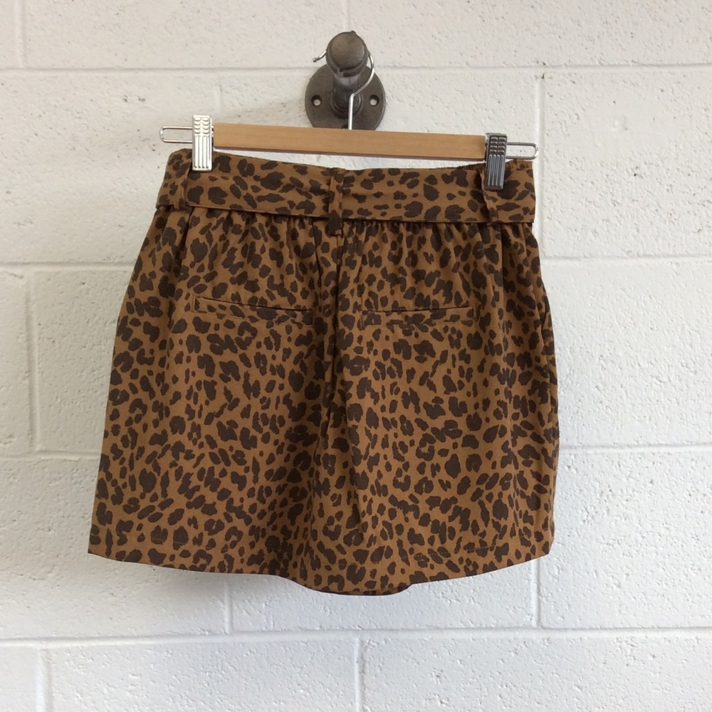 ‼️$10 SALE‼️ A NEW DAY Leopard Print High Rise Shorts - Picture 3 of 6